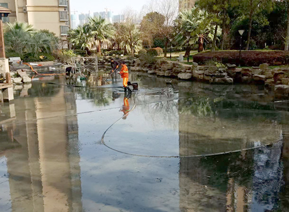 汤原景观池淤泥清理